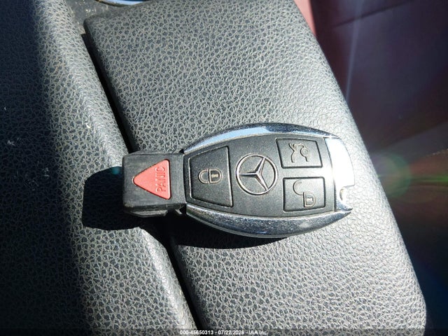 Продаж на аукціоні авто 2013 Mercedes-benz C 250, vin: WDDGJ4HB5DG023334, номер лоту: 45650313