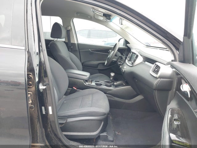 Продажа на аукционе авто 2019 Kia Sorento 2.4l L, vin: 5XYPG4A31KG585307, номер лота: 45650323