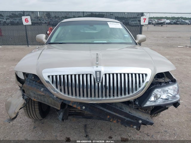 2007 Lincoln Town Car Signature მანქანა იყიდება აუქციონზე, vin: 1LNHM81V07Y624033, აუქციონის ნომერი: 45650359