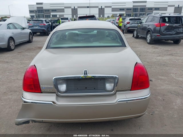 2007 Lincoln Town Car Signature მანქანა იყიდება აუქციონზე, vin: 1LNHM81V07Y624033, აუქციონის ნომერი: 45650359