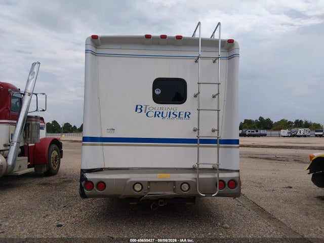 2004 Gulfstream Cruiser მანქანა იყიდება აუქციონზე, vin: 1GBJG31U441113540, აუქციონის ნომერი: 45650427