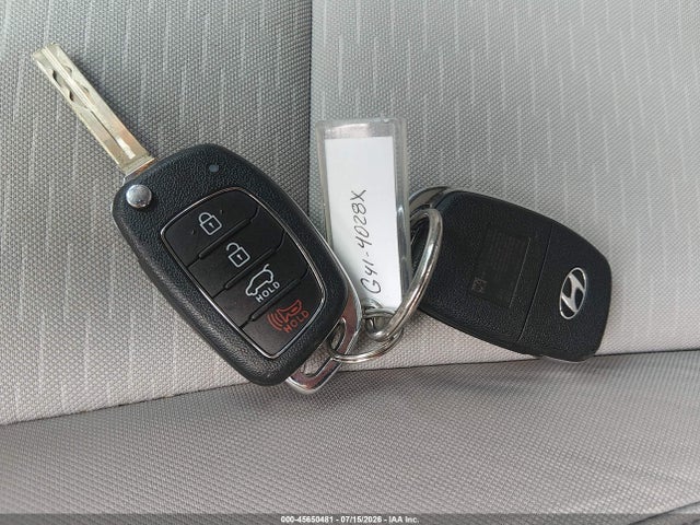 KM8J23A47MU329337 Hyundai TUCSON SE
