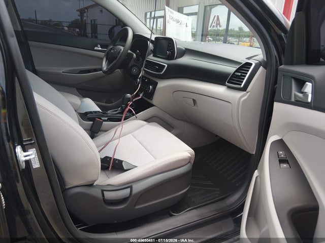 KM8J23A47MU329337 Hyundai TUCSON SE