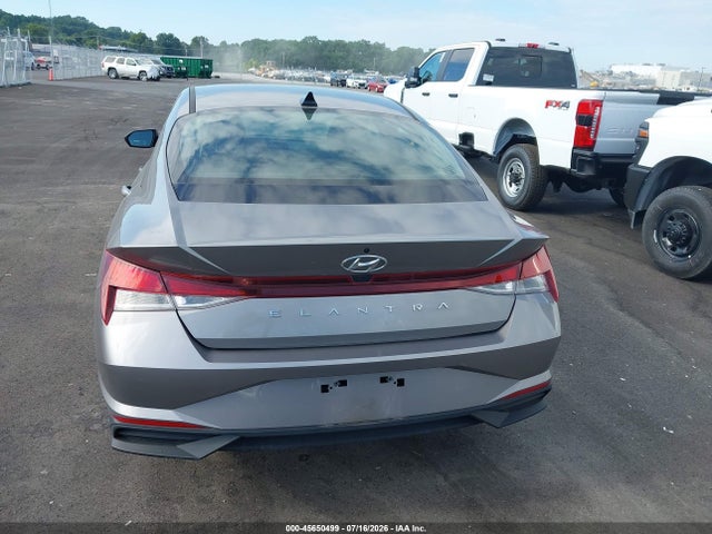 KMHLL4AG7PU544016 Hyundai ELANTRA SE