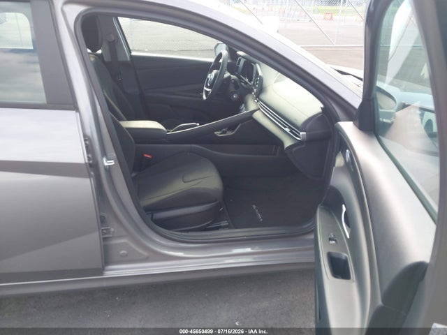 KMHLL4AG7PU544016 Hyundai ELANTRA SE