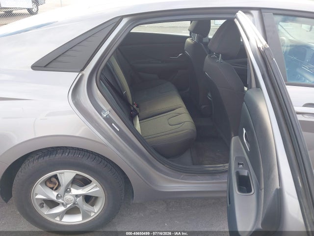 KMHLL4AG7PU544016 Hyundai ELANTRA SE