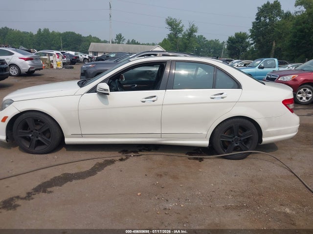 2011 Mercedes-benz C 300 Luxury/sport მანქანა იყიდება აუქციონზე, vin: WDDGF5EB2BA516416, აუქციონის ნომერი: 45650698
