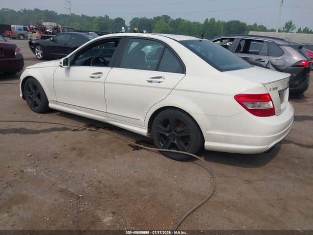 2011 Mercedes-benz C 300 Luxury/sport მანქანა იყიდება აუქციონზე, vin: WDDGF5EB2BA516416, აუქციონის ნომერი: 45650698