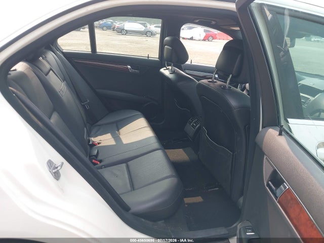 2011 Mercedes-benz C 300 Luxury/sport მანქანა იყიდება აუქციონზე, vin: WDDGF5EB2BA516416, აუქციონის ნომერი: 45650698