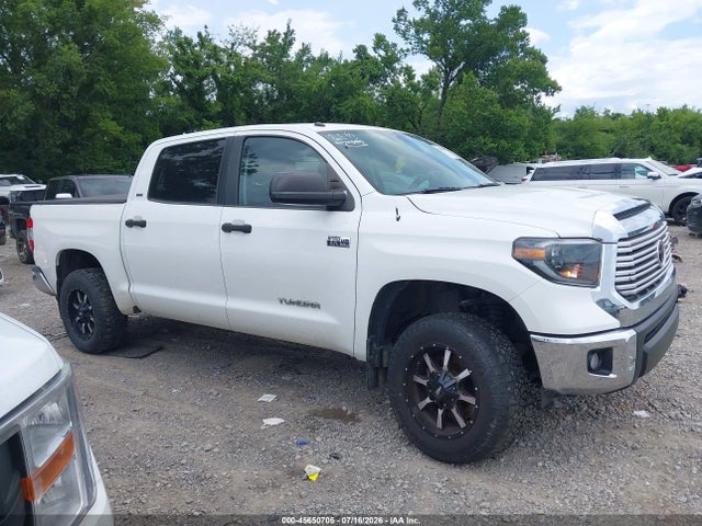 5TFDW5F19EX359939 Toyota Tundra Sr5 5.7l V8