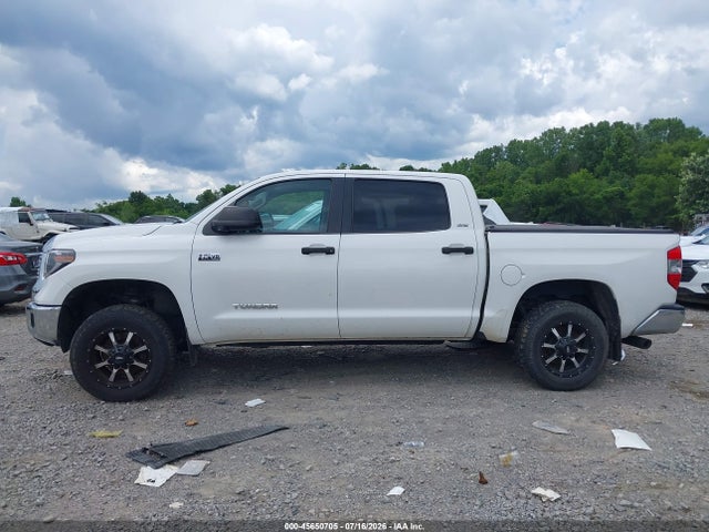 5TFDW5F19EX359939 Toyota Tundra Sr5 5.7l V8