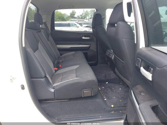 5TFDW5F19EX359939 Toyota Tundra Sr5 5.7l V8