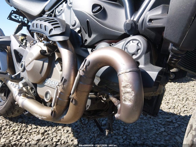 Ducati Monster 821 2015 ZDM1RBTS4FB013029 Image 17
