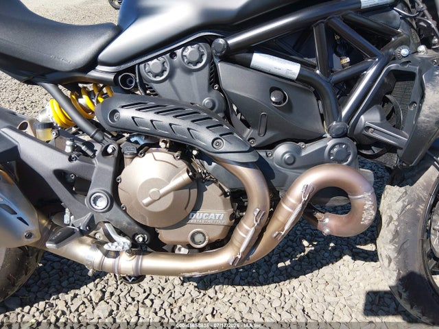 Ducati Monster 821 2015 ZDM1RBTS4FB013029 Image 8