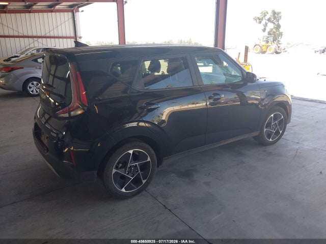 KIA SOUL EX 2023 KNDJ33AU8P7842357 Image 4