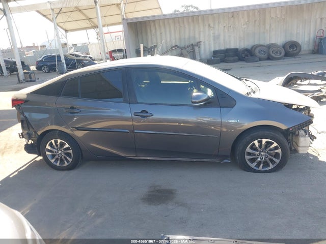 JTDKAMFU1N3162605 Toyota PRIUS XLE