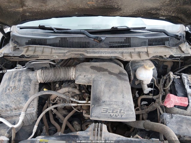 1C6RR7FG3JS297255 RAM 1500 Tradesman 4x4 6&#039;4 Box