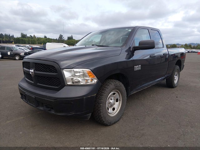 1C6RR7FG3JS297255 RAM 1500 Tradesman 4x4 6&#039;4 Box