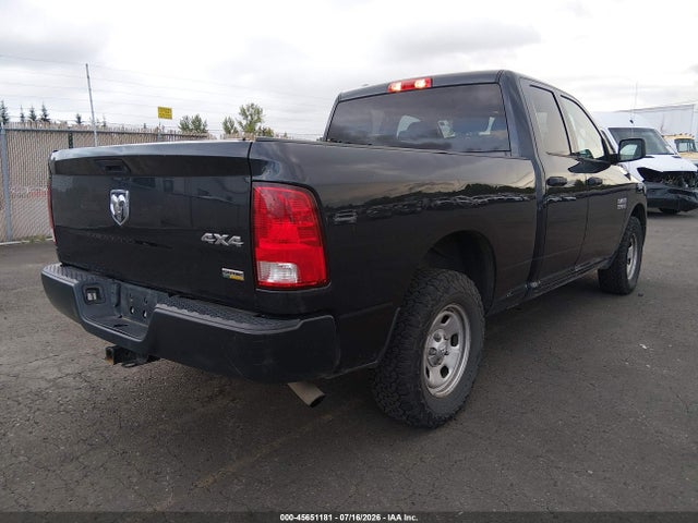 1C6RR7FG3JS297255 RAM 1500 Tradesman 4x4 6&#039;4 Box
