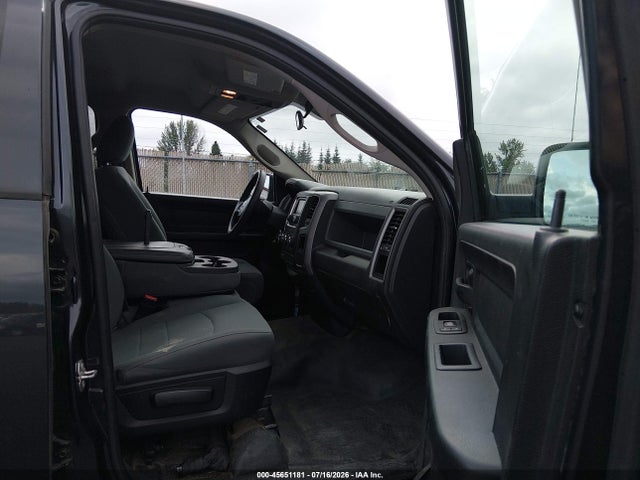 1C6RR7FG3JS297255 RAM 1500 Tradesman 4x4 6&#039;4 Box
