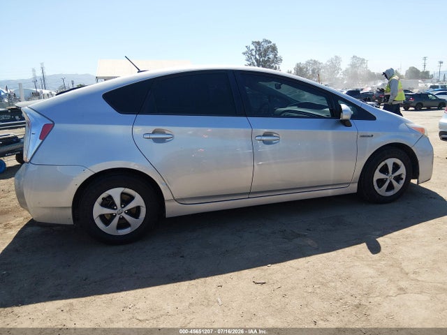 JTDKN3DU0E0382465 Toyota Prius Three