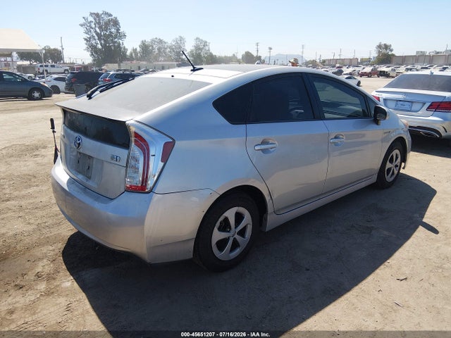 Toyota Prius Three 2014 JTDKN3DU0E0382465 Image 4