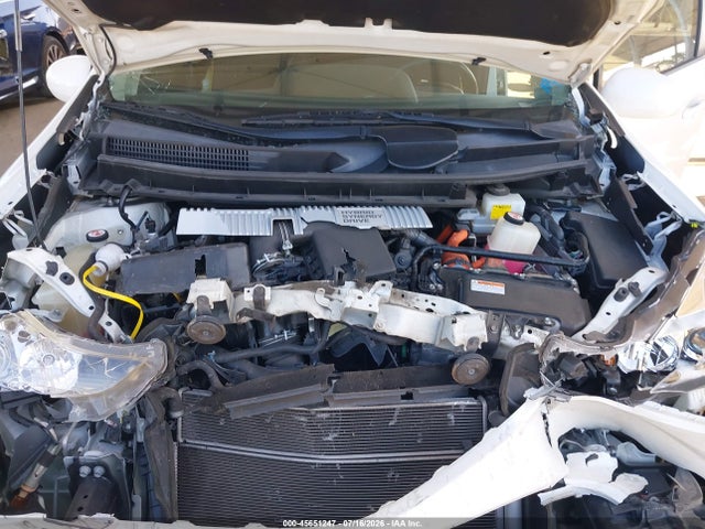 Toyota Prius V Three 2017 JTDZN3EU9HJ073122 Image 10