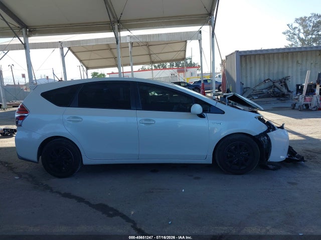Toyota Prius V Three 2017 JTDZN3EU9HJ073122 Image 14