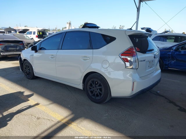 Toyota Prius V Three 2017 JTDZN3EU9HJ073122 Image 3