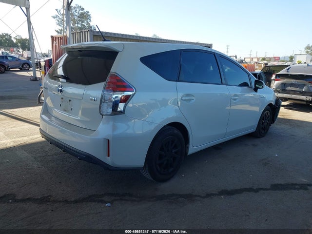 Toyota Prius V Three 2017 JTDZN3EU9HJ073122 Image 4