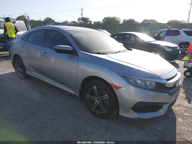 Honda Civic Lx 2018 2HGFC2F52JH604079 Image 1