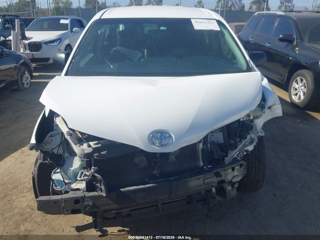 Toyota Sienna L 7 Passenger 2015 5TDZK3DC9FS644299 Image 13