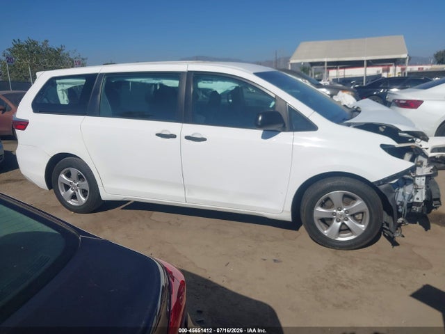 Toyota Sienna L 7 Passenger 2015 5TDZK3DC9FS644299 Image 14