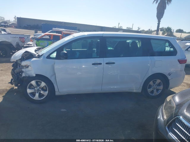 Toyota Sienna L 7 Passenger 2015 5TDZK3DC9FS644299 Image 15