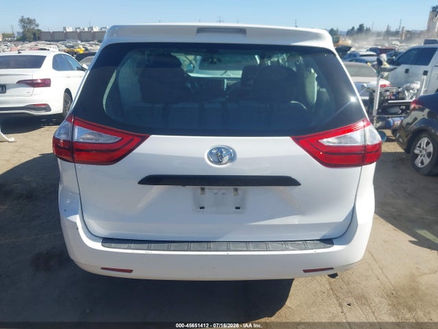 Toyota Sienna L 7 Passenger 2015 5TDZK3DC9FS644299 Image 17