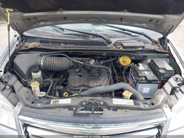 2015 Chrysler Town & Country Touring მანქანა იყიდება აუქციონზე, vin: 2C4RC1BG1FR588147, აუქციონის ნომერი: 45651418
