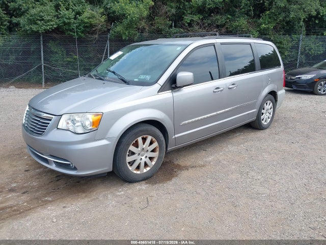 2015 Chrysler Town & Country Touring მანქანა იყიდება აუქციონზე, vin: 2C4RC1BG1FR588147, აუქციონის ნომერი: 45651418