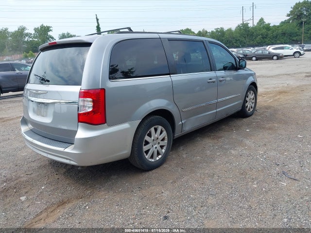 2015 Chrysler Town & Country Touring მანქანა იყიდება აუქციონზე, vin: 2C4RC1BG1FR588147, აუქციონის ნომერი: 45651418