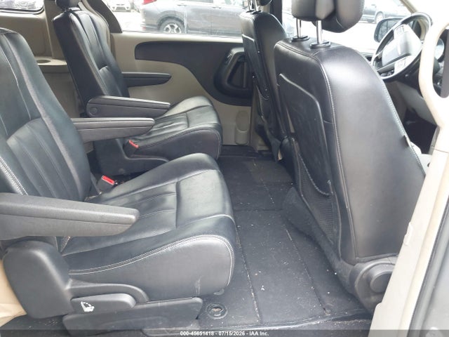 2015 Chrysler Town & Country Touring მანქანა იყიდება აუქციონზე, vin: 2C4RC1BG1FR588147, აუქციონის ნომერი: 45651418