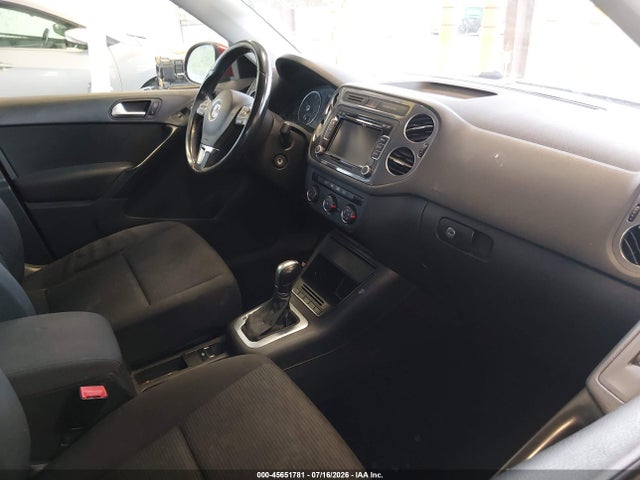 45651781 :رقم المزاد ، WVGBV7AXXFW092220 vin ، 2015 Volkswagen Tiguan S مزاد بيع