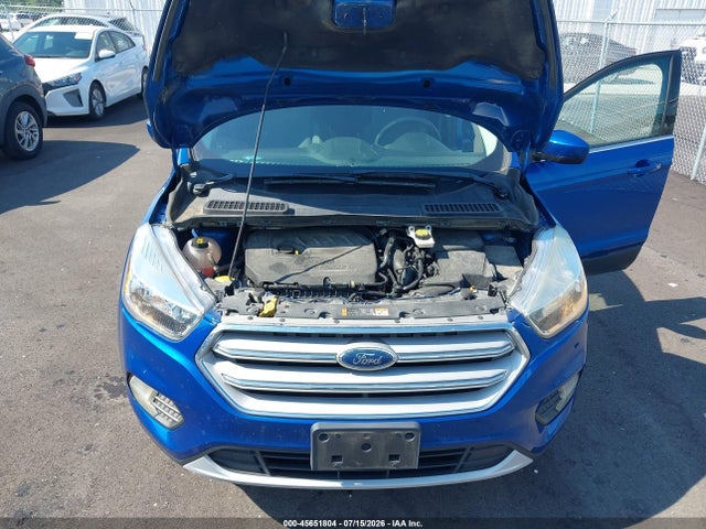 1FMCU9GD1JUD31075 Ford ESCAPE SE