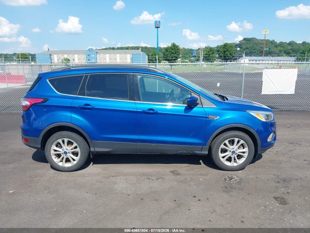 1FMCU9GD1JUD31075 Ford ESCAPE SE