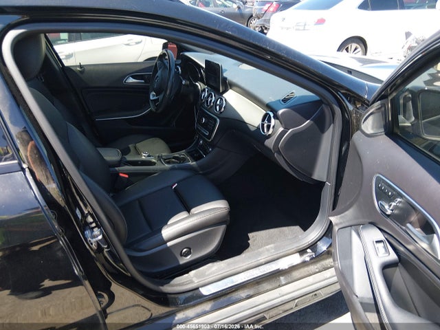 2018 Mercedes-benz Gla 250 მანქანა იყიდება აუქციონზე, vin: WDCTG4EB4JJ499854, აუქციონის ნომერი: 45651903