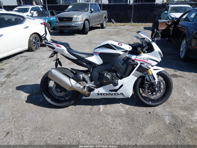Продажа на аукционе авто 2026 Honda Cbr1000 Rr, vin: JH2SC7715TK900819, номер лота: 45651967