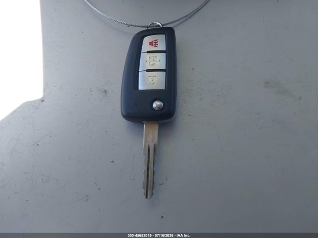 JN1BJ1CPXJW184305 Nissan Rogue Sport S