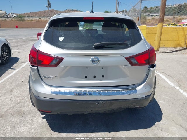 JN1BJ1CPXJW184305 Nissan Rogue Sport S