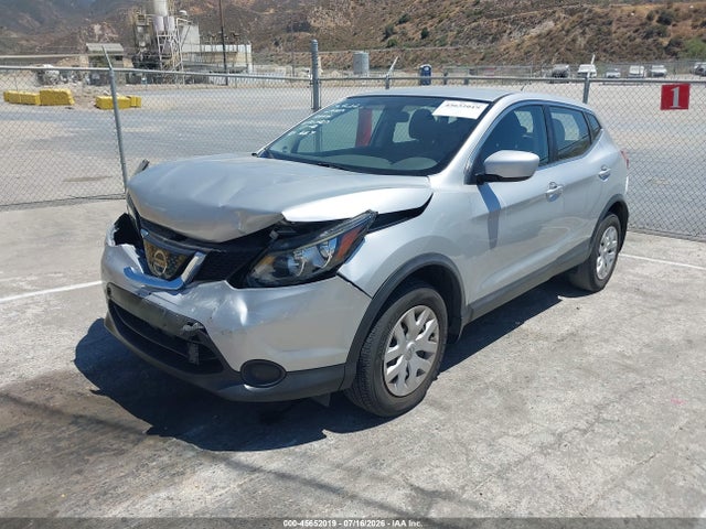 JN1BJ1CPXJW184305 Nissan Rogue Sport S