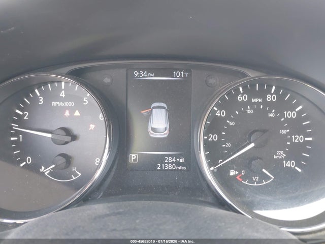 JN1BJ1CPXJW184305 Nissan Rogue Sport S
