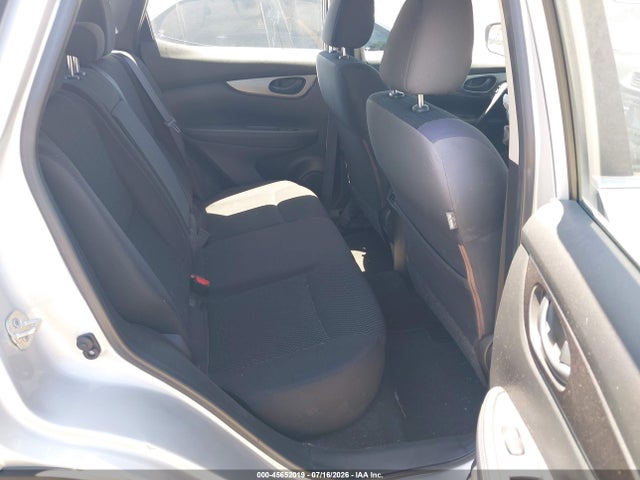 JN1BJ1CPXJW184305 Nissan Rogue Sport S