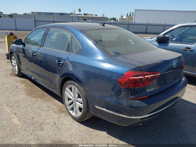 1VWLA7A3XKC013347 Volkswagen Passat 2.0t Wolfsburg Edition